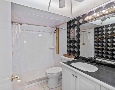 601 Seaview Court - Photo Thumbnail 15