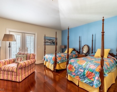 300 3rd Avenue S - Photo Thumbnail 27