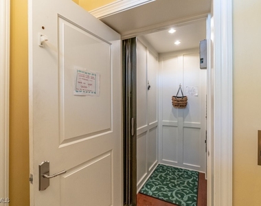 300 3rd Avenue S - Photo Thumbnail 4