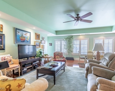 300 3rd Avenue S - Photo Thumbnail 11