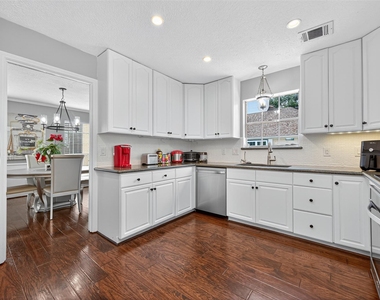 3602 Blue Cypress Drive - Photo Thumbnail 16