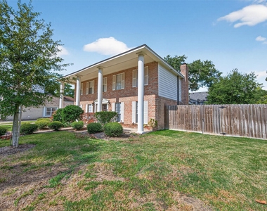 3602 Blue Cypress Drive - Photo Thumbnail 5