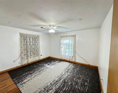 2810 N Houston Drive - Photo Thumbnail 6