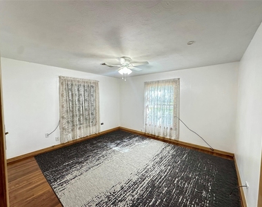 2810 N Houston Drive - Photo Thumbnail 11