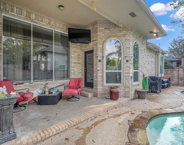 192 Monterrey Road W - Photo Thumbnail 33