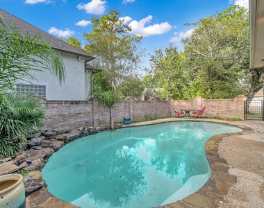 192 Monterrey Road W - Photo Thumbnail 39