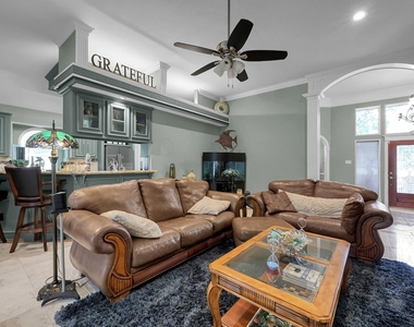 192 Monterrey Road W - Photo Thumbnail 11