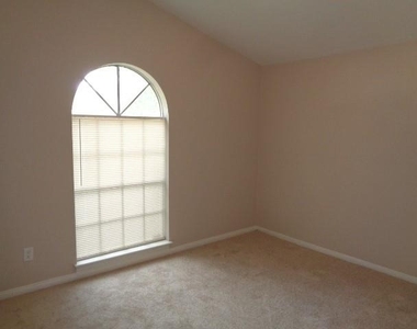 12607 Big Stone Drive - Photo Thumbnail 5