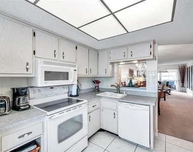 1430 Heather Ridge Blvd - Photo Thumbnail 7