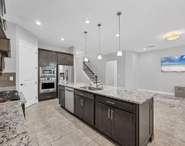 6104 Champions Row Street - Photo Thumbnail 11
