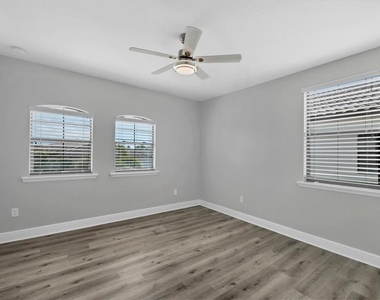 6104 Champions Row Street - Photo Thumbnail 32