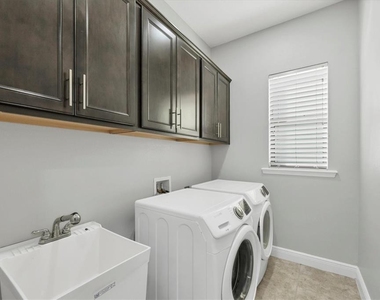 6104 Champions Row Street - Photo Thumbnail 29