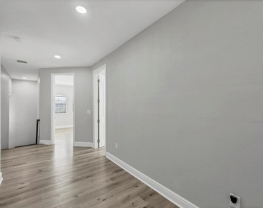 6104 Champions Row Street - Photo Thumbnail 34