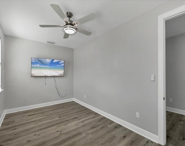 6104 Champions Row Street - Photo Thumbnail 35