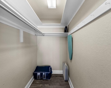 185 Brightwater Drive - Photo Thumbnail 15