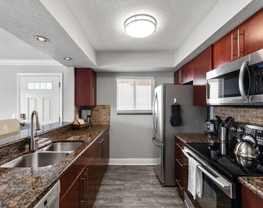 185 Brightwater Drive - Photo Thumbnail 4