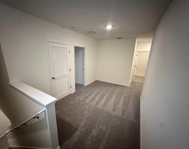 687 Park Place Boulevard - Photo Thumbnail 7
