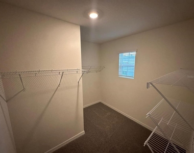 687 Park Place Boulevard - Photo Thumbnail 9