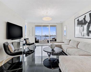 331 Cleveland Street - Photo Thumbnail 5