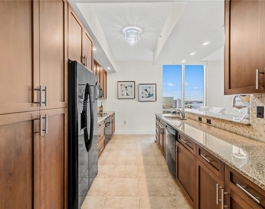 331 Cleveland Street - Photo Thumbnail 10