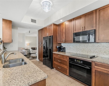 331 Cleveland Street - Photo Thumbnail 13
