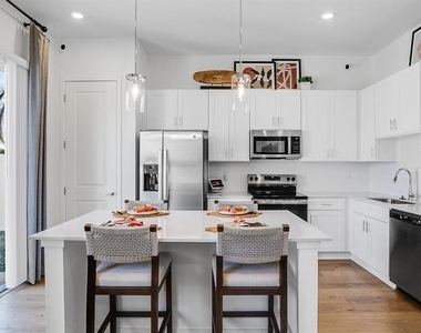 2507 Koji Street - Photo Thumbnail 5