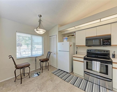 4366 Madeira Court - Photo Thumbnail 8