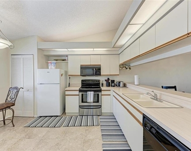 4366 Madeira Court - Photo Thumbnail 6
