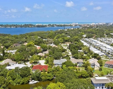 1895 Buccaneer Circle - Photo Thumbnail 26