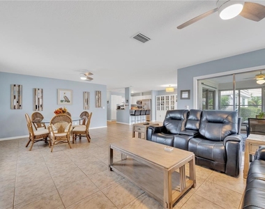 2401 Riverbluff Parkway - Photo Thumbnail 15