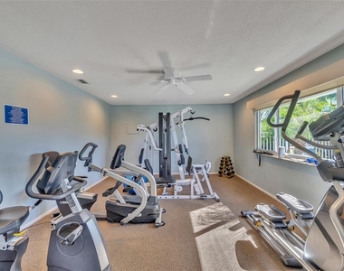 2401 Riverbluff Parkway - Photo Thumbnail 7