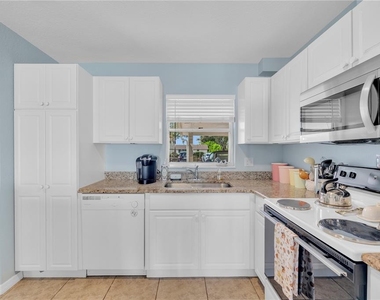 2401 Riverbluff Parkway - Photo Thumbnail 26