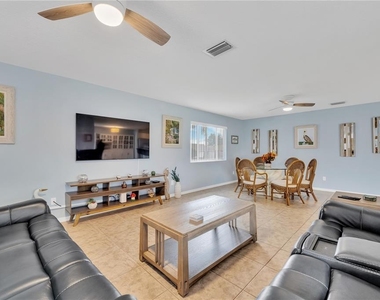 2401 Riverbluff Parkway - Photo Thumbnail 16