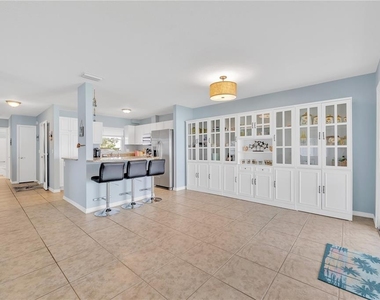 2401 Riverbluff Parkway - Photo Thumbnail 19