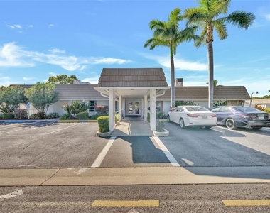 2401 Riverbluff Parkway - Photo Thumbnail 3