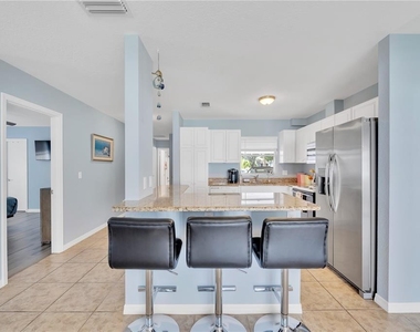 2401 Riverbluff Parkway - Photo Thumbnail 22