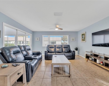 2401 Riverbluff Parkway - Photo Thumbnail 14