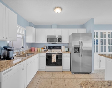 2401 Riverbluff Parkway - Photo Thumbnail 24