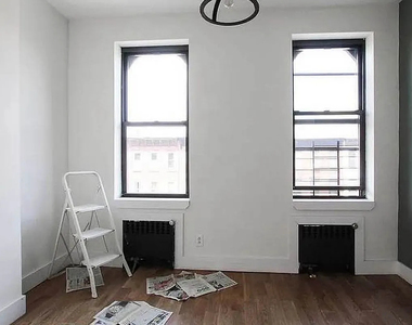 344 Marion Street - Photo Thumbnail 4