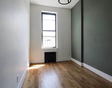 344 Marion Street - Photo Thumbnail 2