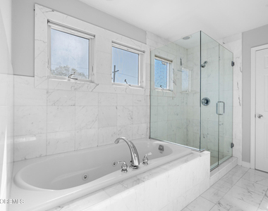 230 Norwood Avenue - Photo Thumbnail 22
