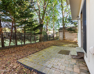 230 Norwood Avenue - Photo Thumbnail 31