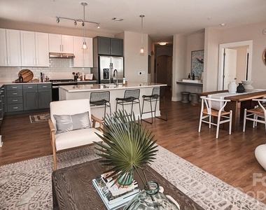 6408 Providence Farm Lane - Photo Thumbnail 12