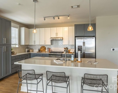 6408 Providence Farm Lane - Photo Thumbnail 21