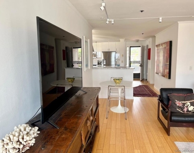 8263 Camino Del Oro - Photo Thumbnail 8