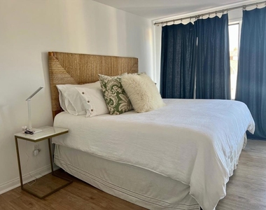 8263 Camino Del Oro - Photo Thumbnail 20