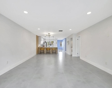 7898 Eastlake Drive - Photo Thumbnail 18