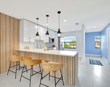 7898 Eastlake Drive - Photo Thumbnail 6