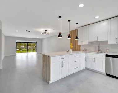 7898 Eastlake Drive - Photo Thumbnail 7