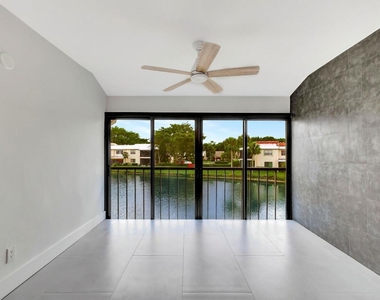 7898 Eastlake Drive - Photo Thumbnail 4